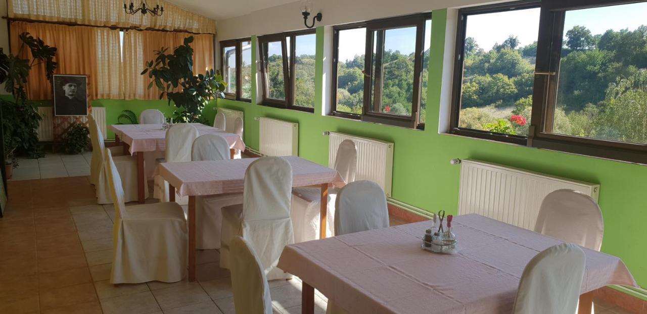 Klet Jana Bed & Breakfast Jastrebarsko Exterior foto