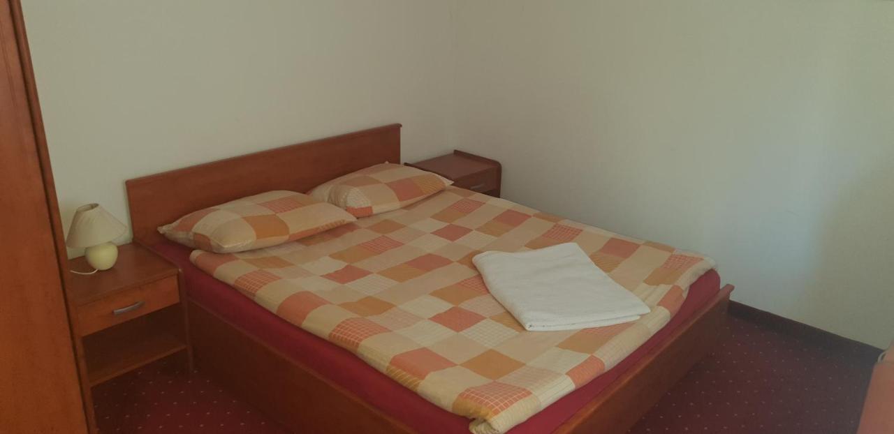 Klet Jana Bed & Breakfast Jastrebarsko Exterior foto
