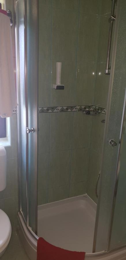 Klet Jana Bed & Breakfast Jastrebarsko Exterior foto